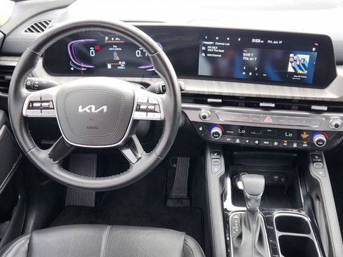 Certified 2025 Kia Telluride EX w/ EX Captain's Chair Package AWD/4WD image 25