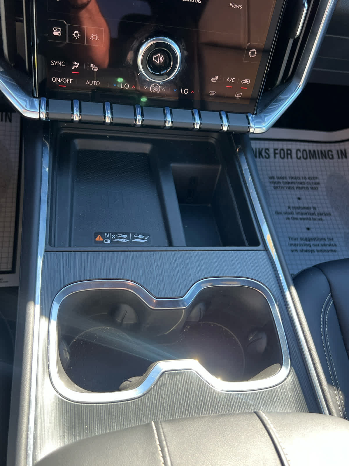 Used 2026 GMC Acadia Elevation w/ Elevation Premium Package FWD image 23