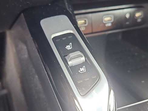 Used 2022 Kia Sorento SX Prestige w/ Rust Color Package image 15