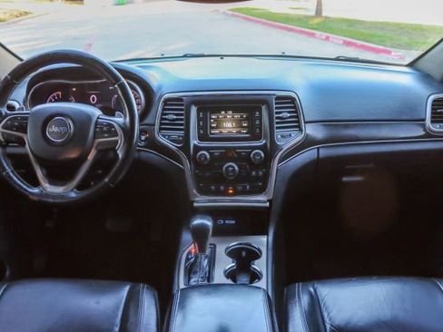 Used 2017 Jeep Grand Cherokee Limited image 25