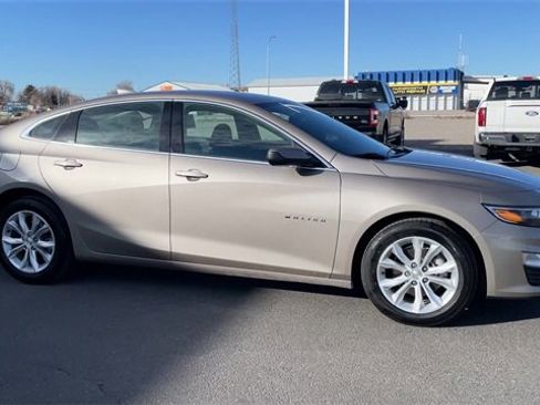 Used 2024 Chevrolet Malibu LT image 3