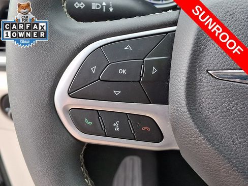 Used 2024 Chrysler Pacifica Limited FWD image 23