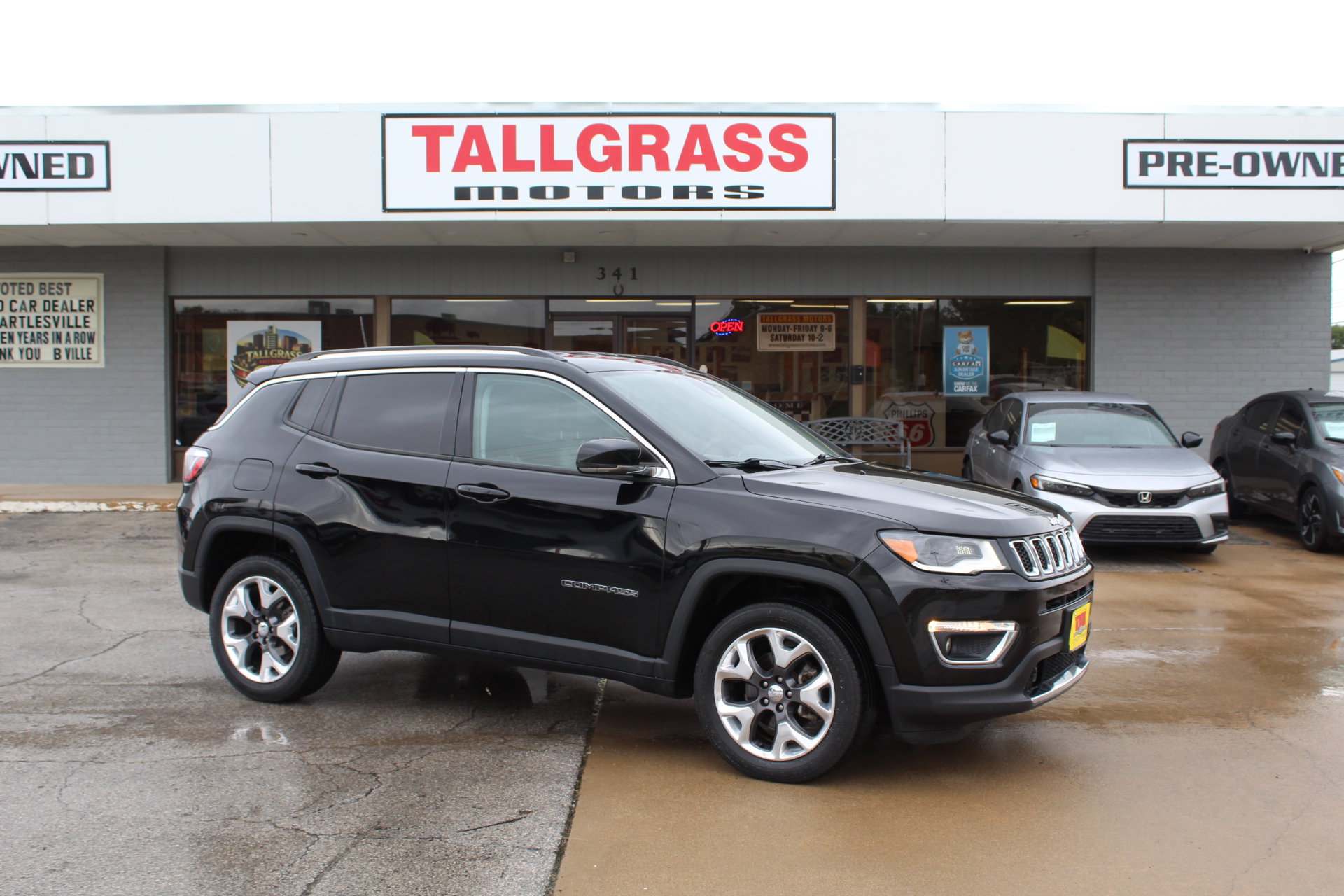 Used 2018 Jeep Compass Limited w/ Navigation Group AWD/4WD image 2
