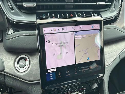 Used 2023 Jeep Grand Cherokee 4WD 4xe w/ Luxury Tech Group II image 18