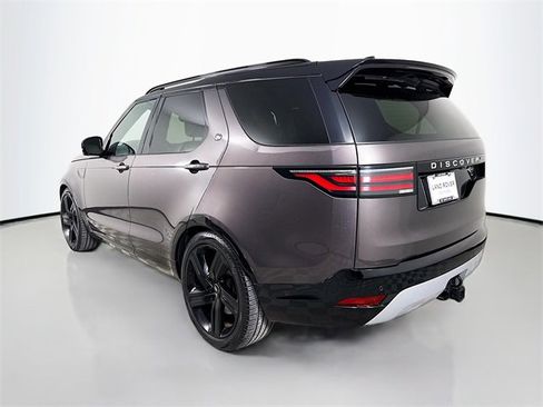 Used 2023 Land Rover Discovery Metropolitan Edition image 7