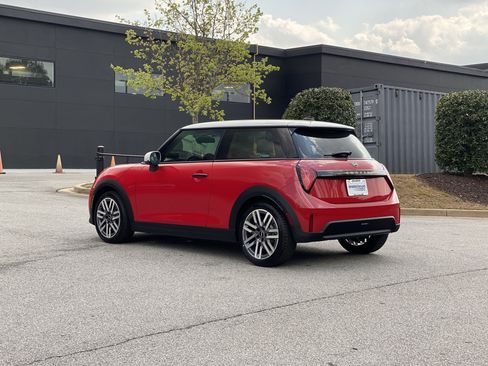 New 2026 MINI Cooper 2-Door Hardtop FWD image 15