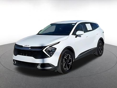 Used 2025 Kia Sportage LX image 7