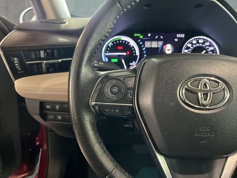 Used 2022 Toyota Avalon XLE w/ Moonroof Package image 13