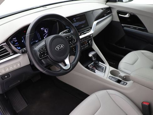 Used 2020 Kia Niro Touring image 13