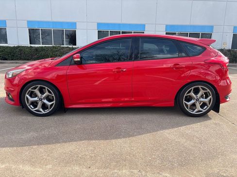 Used 2016 Ford Focus ST image 5