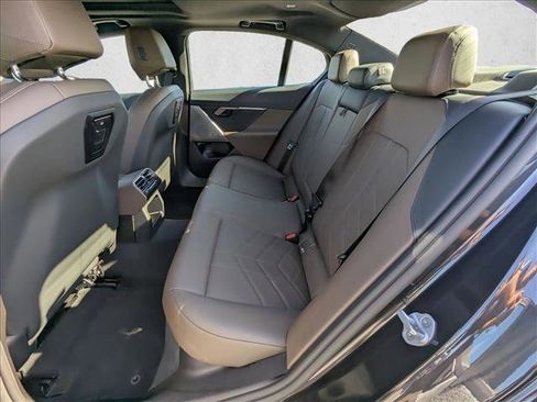 Certified 2025 BMW 530i image 20