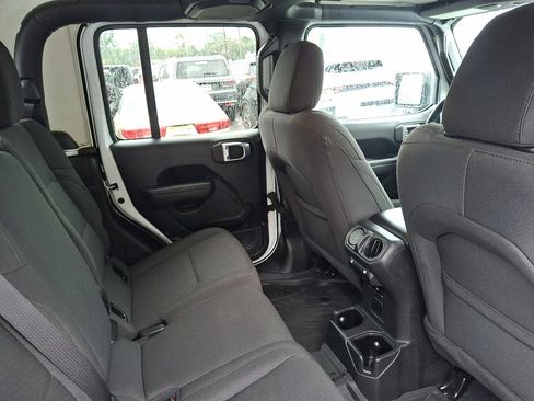 Certified 2022 Jeep Gladiator Willys image 15