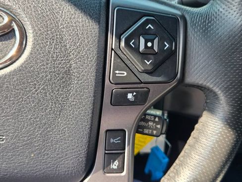 Used 2019 Toyota Tacoma TRD Sport AWD/4WD image 24