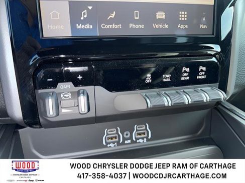 New 2026 RAM 2500 Laramie AWD/4WD image 19