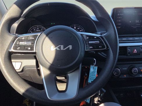 Used 2022 Kia Forte LXS image 11