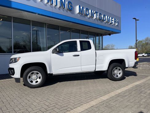 Used 2022 Chevrolet Colorado W/T w/ WT Convenience Package RWD image 2