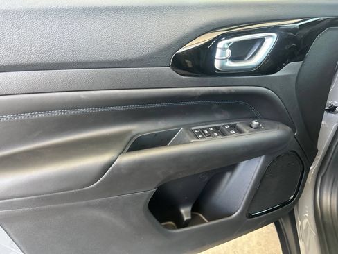 New 2026 Jeep Compass Latitude AWD/4WD image 9