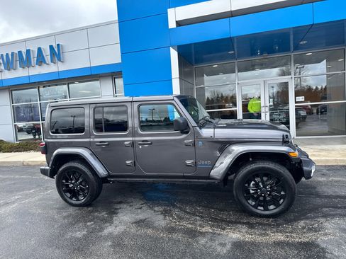 Used 2025 Jeep Wrangler Sahara w/ Safety Group image 2