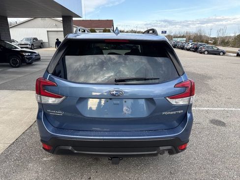 Used 2023 Subaru Forester Premium image 4