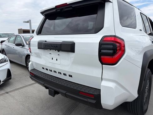 Used 2026 Toyota 4Runner SR5 AWD/4WD image 4