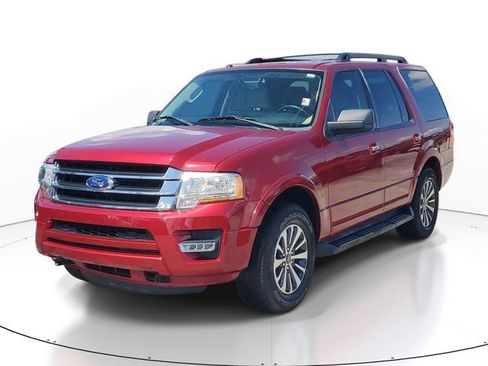 Used 2015 Ford Expedition XLT w/ Equipment Group 202A RWD image 2