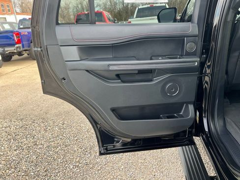 Used 2024 Ford Expedition Limited image 16