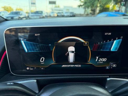 Used 2021 Mercedes-Benz GLB 35 AMG 4MATIC image 38