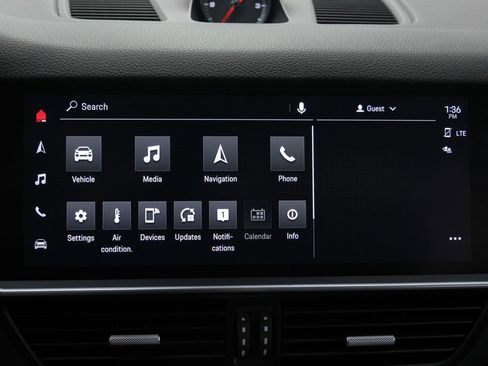 Used 2022 Porsche Cayenne image 25