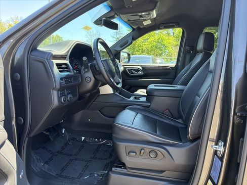 Used 2021 Chevrolet Suburban Premier AWD/4WD image 11