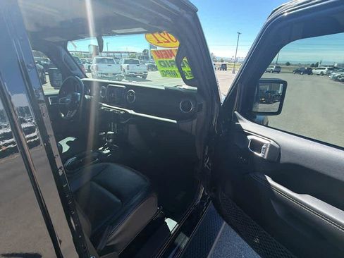 Used 2021 Jeep Wrangler Unlimited Sahara w/ Cold Weather Group AWD/4WD image 29