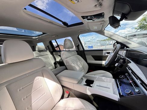 Used 2025 Hyundai Santa Fe Calligraphy AWD/4WD image 7
