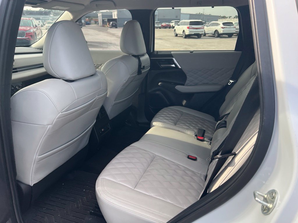 Used 2024 Mitsubishi Outlander SEL FWD image 9