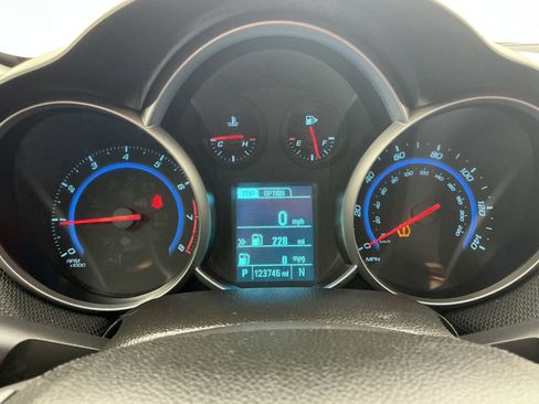 Used 2015 Chevrolet Cruze LT image 11