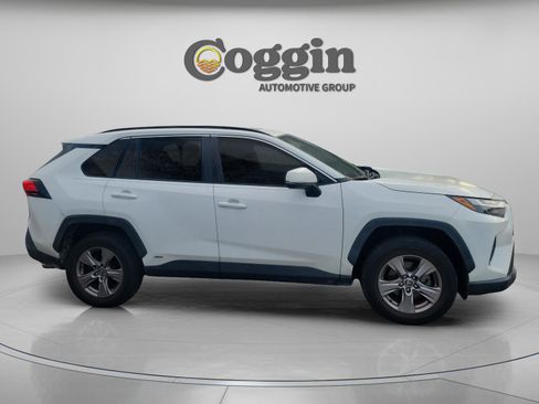 Used 2022 Toyota RAV4 XLE image 6