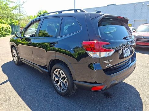 Certified 2023 Subaru Forester Premium AWD/4WD image 4