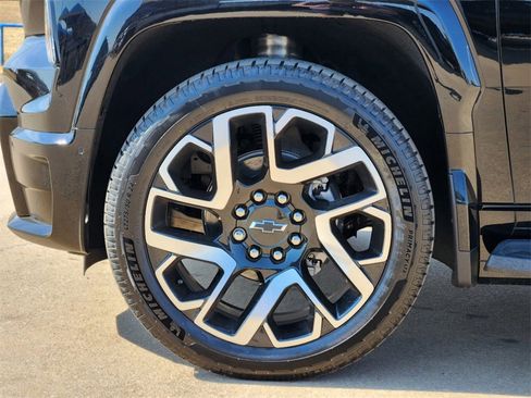 New 2024 Chevrolet Silverado EV RST image 19