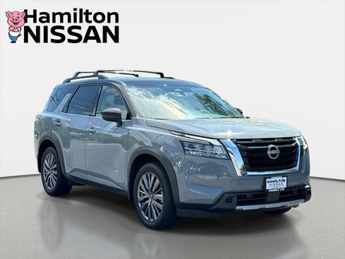 Used 2024 Nissan Pathfinder SL w/ SL Premium Package AWD/4WD image 1