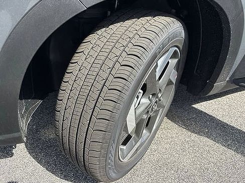 Used 2026 Hyundai Venue SEL image 42