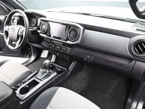 Used 2021 Toyota Tacoma TRD Off-Road image 41