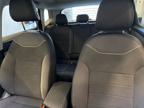 Used 2024 Volkswagen Taos SE w/ Panoramic Sunroof Package image 22