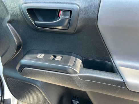 Used 2022 Toyota Tacoma SR image 26