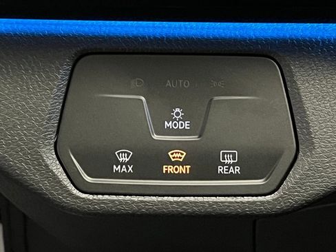 Used 2022 Volkswagen ID.4 Pro image 14