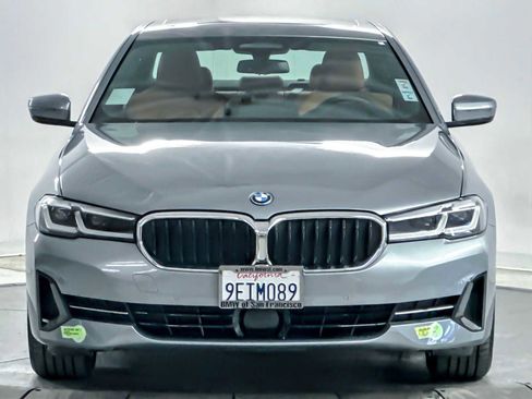 Used 2023 BMW 530e w/ Premium Package image 10