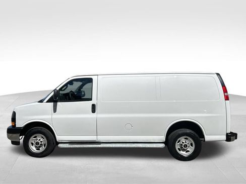Used 2024 GMC Savana 2500 w/ Driver Convenience Package RWD image 2