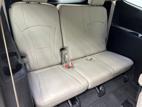 Used 2019 Buick Enclave Essence FWD image 21