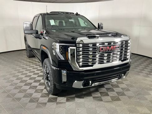 New 2026 GMC Sierra 3500 Denali w/ Denali Reserve Package AWD/4WD image 3