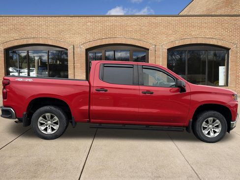 Used 2021 Chevrolet Silverado 1500 W/T w/ WT Value Package AWD/4WD image 2
