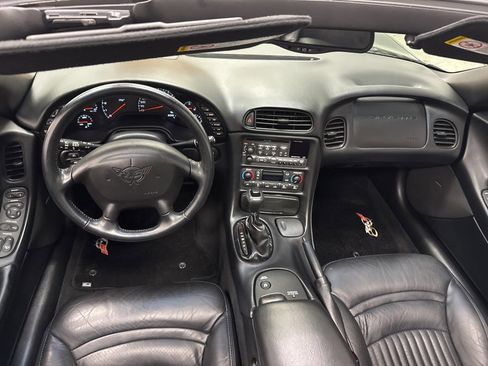 Used 2003 Chevrolet Corvette Coupe w/ Preferred Equipment Group RWD image 17