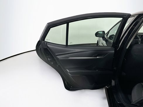 Used 2025 Toyota Camry LE image 27