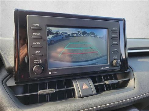 Used 2021 Toyota RAV4 LE AWD/4WD image 22